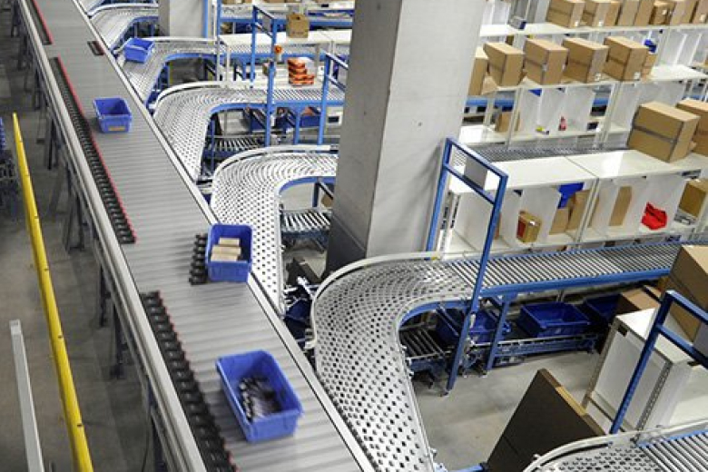 品種⇒小売店⇒店舗別に仕分け。3段階仕分けで8万品種を処理。